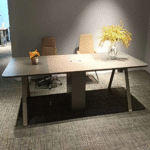 Mesa de Conferencia H103